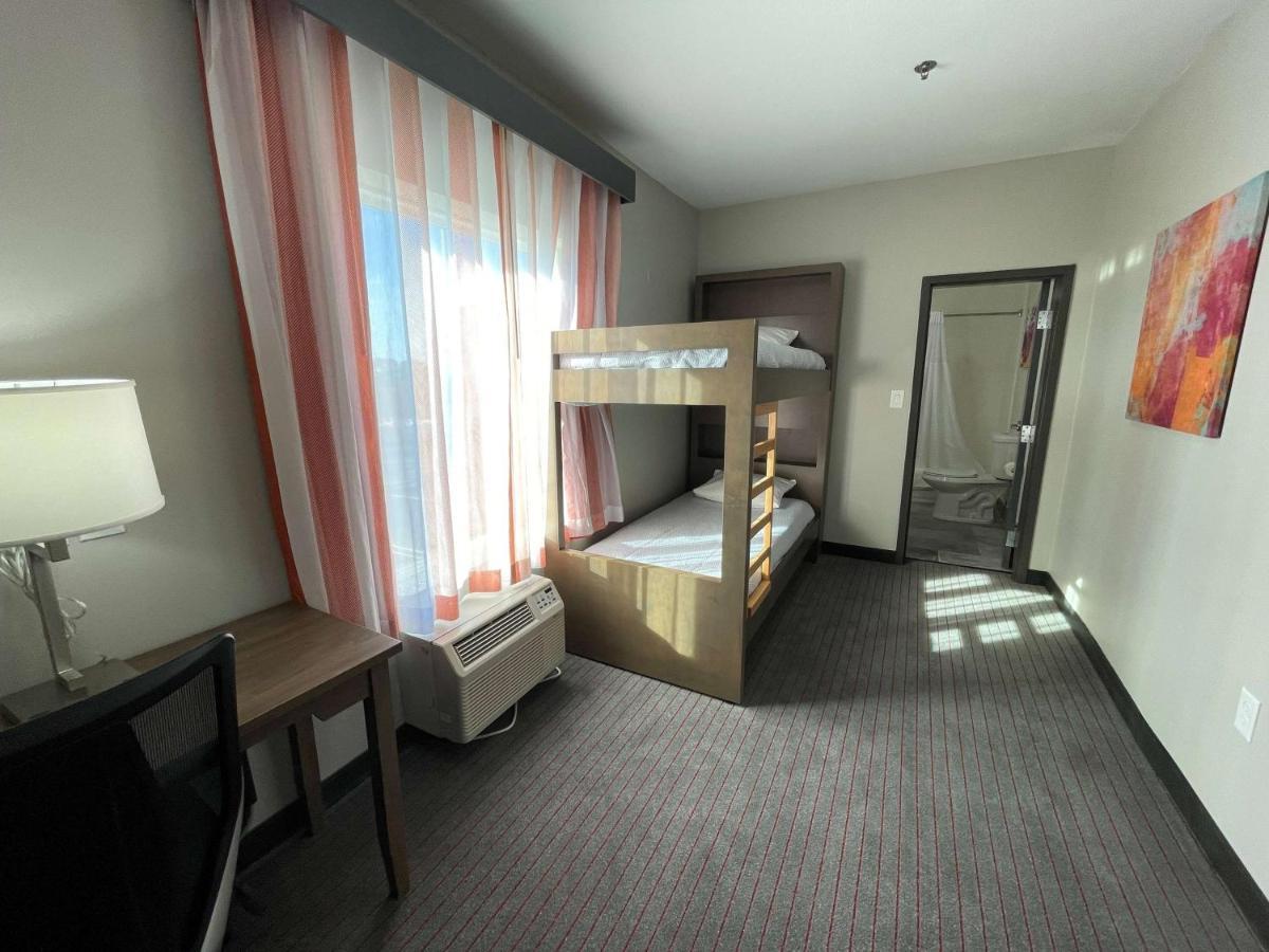 La Quinta Inn & Suites By Wyndham Augusta Fort Eisenhower Ngoại thất bức ảnh