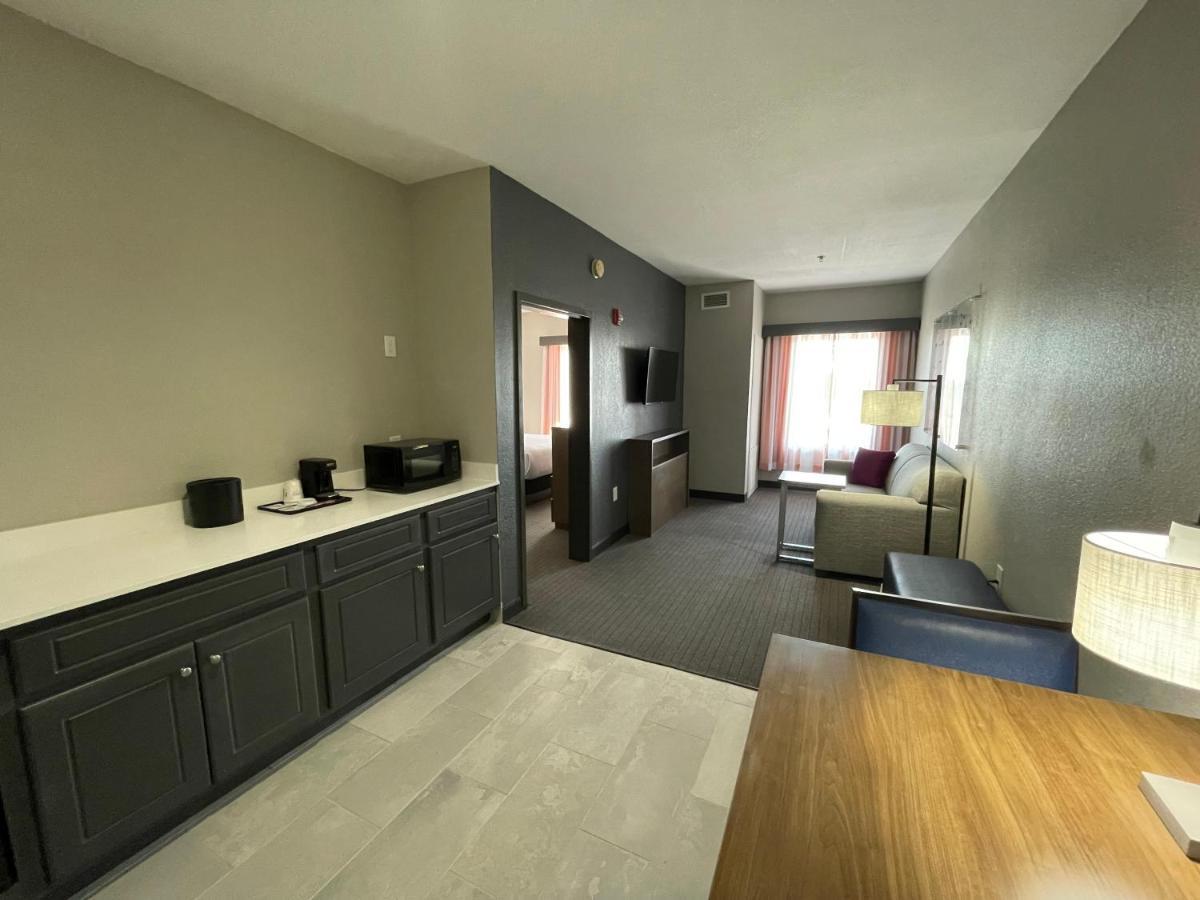 La Quinta Inn & Suites By Wyndham Augusta Fort Eisenhower Ngoại thất bức ảnh